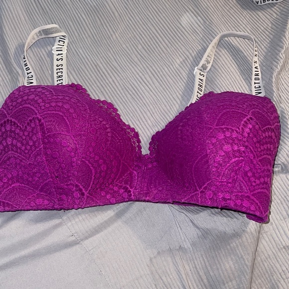 Bundle of VS Wireless Bra - Picture 5 of 6